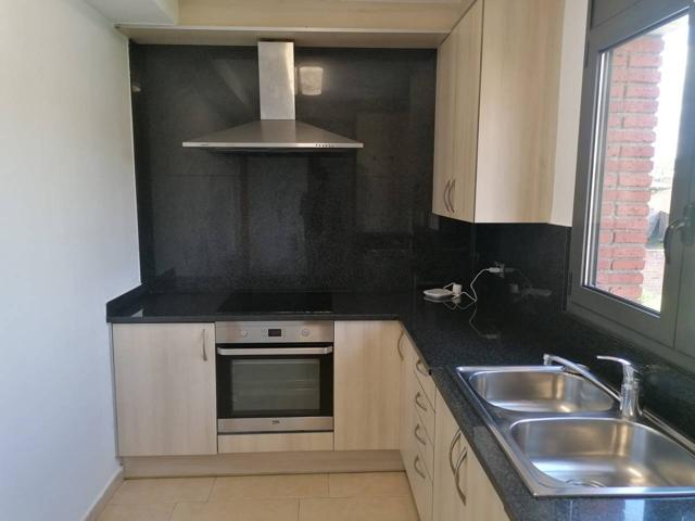 Venta de un piso en Roda de Ter photo 0