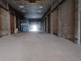 Alquiler de un local industrial en Manlleu photo 0