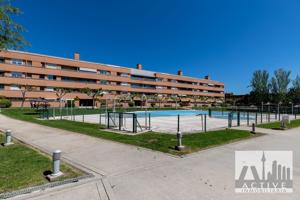 Piso En venta en Calle Tramontana, Zona Prado De Somosaguas - La Finca, Pozuelo De Alarcón photo 0