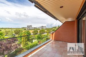 Piso En alquiler en Avenida De Casablanca, Zona Prado De Somosaguas - La Finca, Pozuelo De Alarcón photo 0