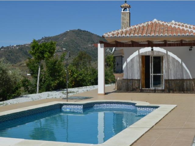 Casa De Campo En venta en Cómpeta photo 0