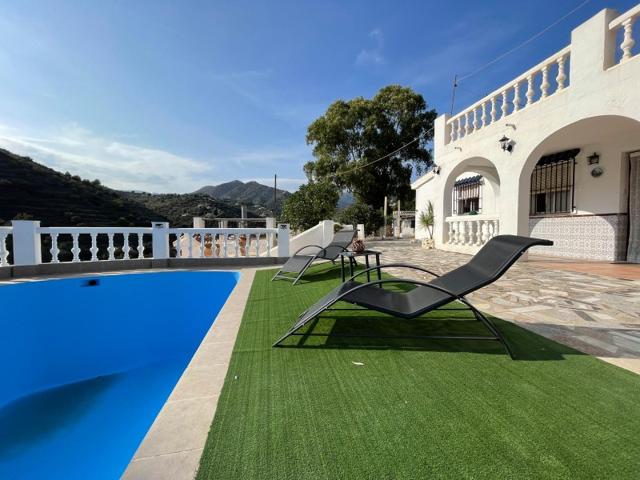 Casa De Campo En venta en Torrox photo 0