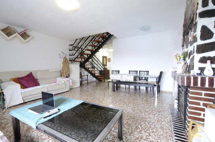 Adosado en venta en Carranque de 204 m2 photo 0