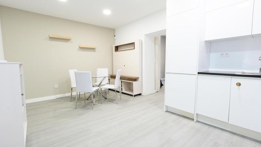 Local en venta en Madrid de 108 m2 photo 0