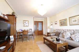 Piso en venta en Madrid de 102 m2 photo 0