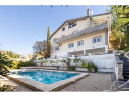 Chalet en venta en La Zubia photo 0