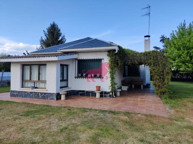 URBANIZACION VILLADANGOS DEL PARAMO. 20 KM DE LEÓN. photo 0