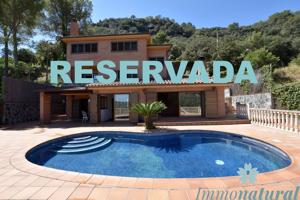 Villa En venta en Torrelles de Llobregat photo 0