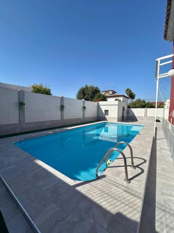 CHALET CON PISCINA EN UTRERA photo 0
