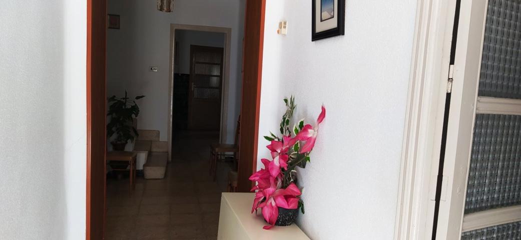Casa a la venta en La Roda photo 0