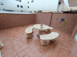 Piso de 4 habitaciones en una zona fantástica de Albacete photo 0