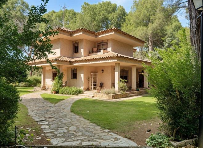 Espectacular Chalet Privado en Urbanización Cerrada y Vigilada photo 0