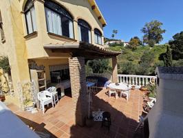 Chalet con personalidad en Fuengirola, cerca de la playa y con piscina privada photo 0