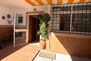 Chalet Adosado en Oasis Benalmar – Perfecto para Entrar a Vivir photo 0