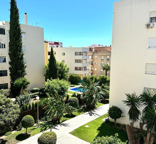 Amplio piso en venta en el centro de Arroyo de la Miel con garaje, piscina y excelente ubicación photo 0