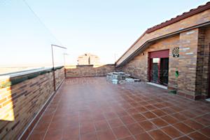 Espectacular ático en Seseña, zona el Quiñón. Vivienda de 81 m² con acceso a una terraza de 20m² photo 0