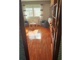 Se vende piso muy amplio en A Valenza photo 0