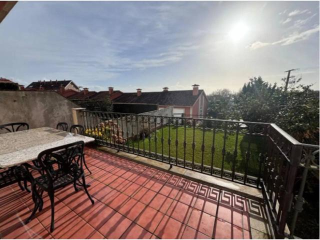 Venta de chalet pareado en Sanxenxo photo 0
