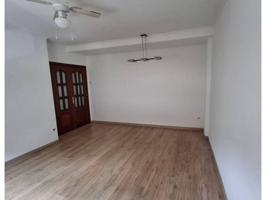 Se vende piso de procedencia bancaria en A Valenza photo 0