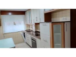 Se vende piso con garaje en barrio del Puente photo 0