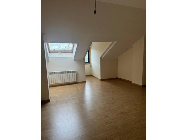 Venta de un piso en San Cibrao das Viñas photo 0