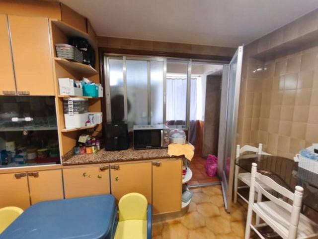 Venta de amplio piso en Ourense Capital photo 0