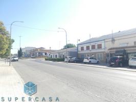 Edificio en venta en La Puebla de Montalbán photo 0