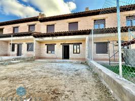 Chalet adosado en venta en Polán photo 0
