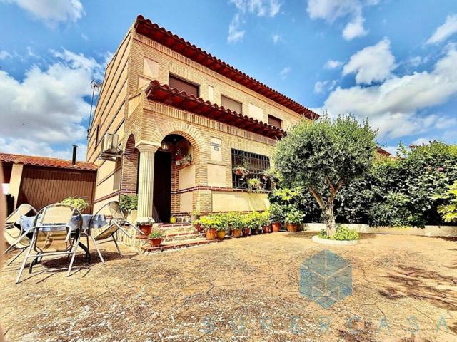 Chalet pareado en venta en Casasbuenas photo 0