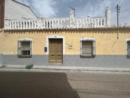 Casa unifamiliar en venta en Mora photo 0