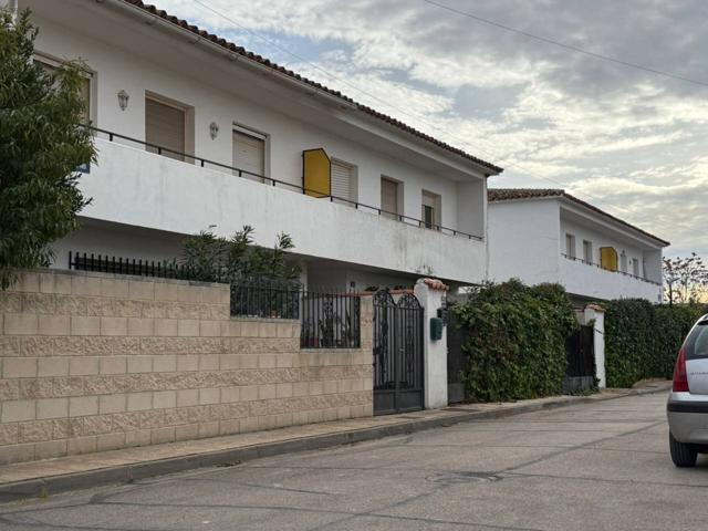 Chalet pareado en venta en Lillo photo 0