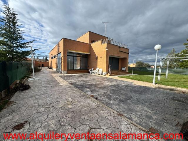 Unifamiliar En venta en Castilla Y Leon, Galindo Y Perahuy photo 0