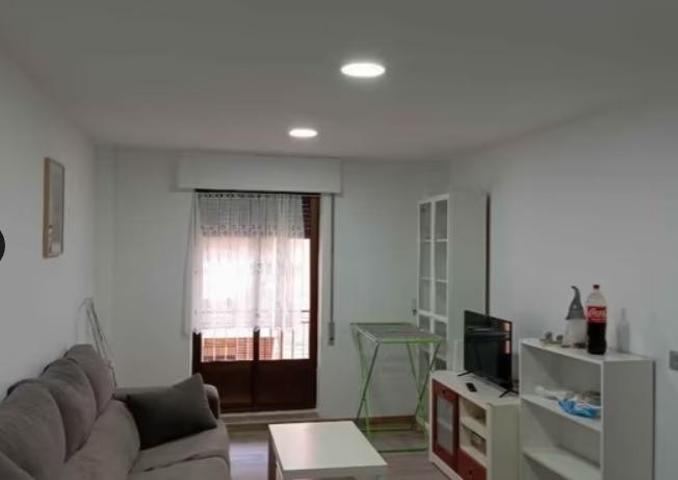 Piso En alquiler en Carmelitas-Oeste, Salamanca photo 0