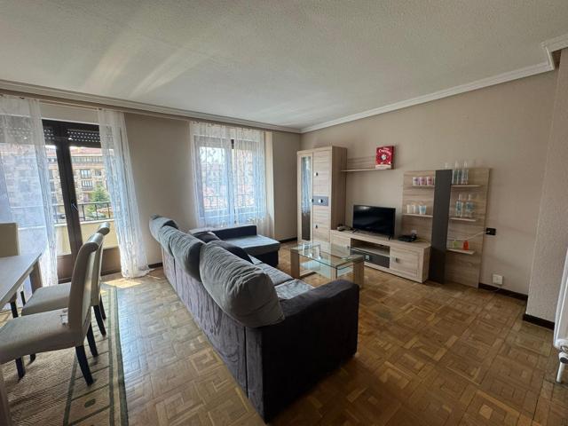 Piso En alquiler en Carmelitas-Oeste, Salamanca photo 0