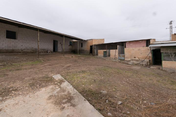Terreno con almacen industrial a escasos minutos de autovía en Moraleda de Zafayona photo 0