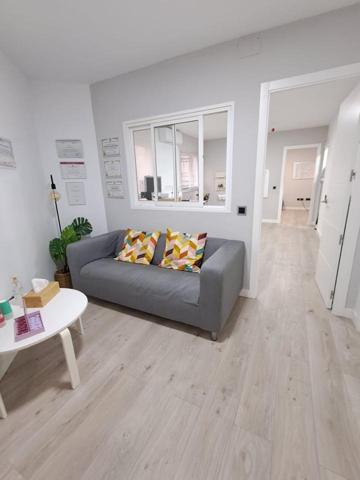 LA-109 OFICINA ALQUILER EN CENTRO DE TORRE DEL MAR photo 0