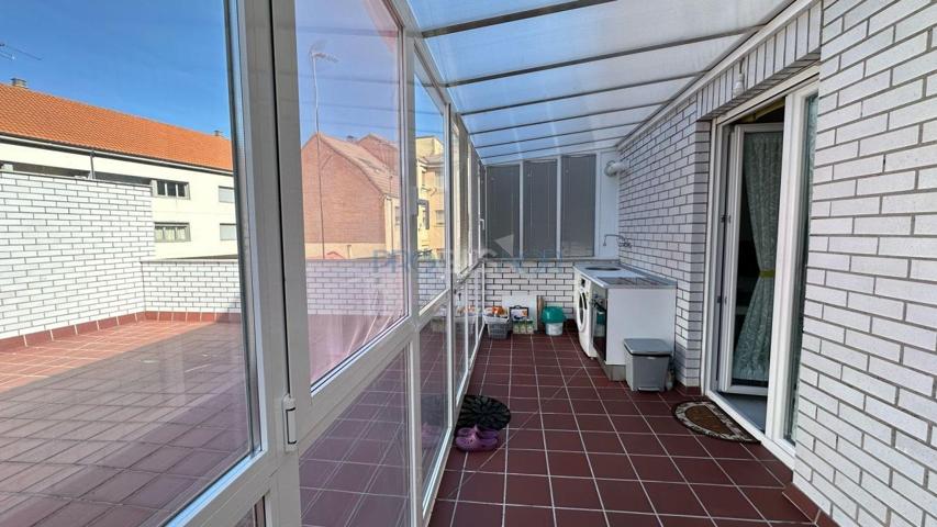 PISO 2 HABITACIONES, 2 BAÑOS, TERRAZA, GARAJE Y TRASTERO photo 0