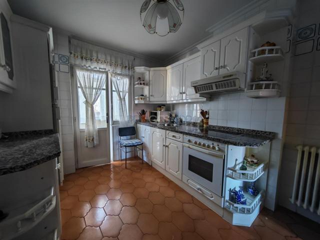 PISO CASCO HISTÓRICO 3 HABITACIONES, ASCENSOR, GARAJE Y BALCÓN photo 0