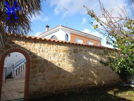CHALET CON PARCELA INDIVIDUAL Y URBANA , EN ALQUILER OIPCION COMPRA photo 0