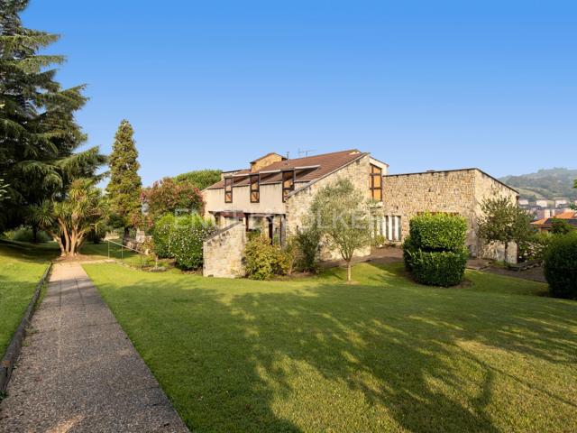 Casa En venta en Cuesta De Olivares, 11, Buenavista-Ería-Montecerrao, Oviedo photo 0