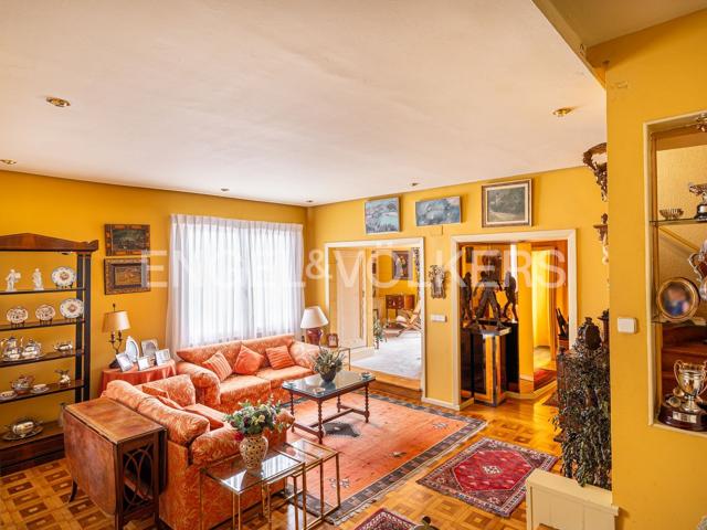 Piso En venta en Calle Uría, 20, Centro-Casco Histórico, Oviedo photo 0