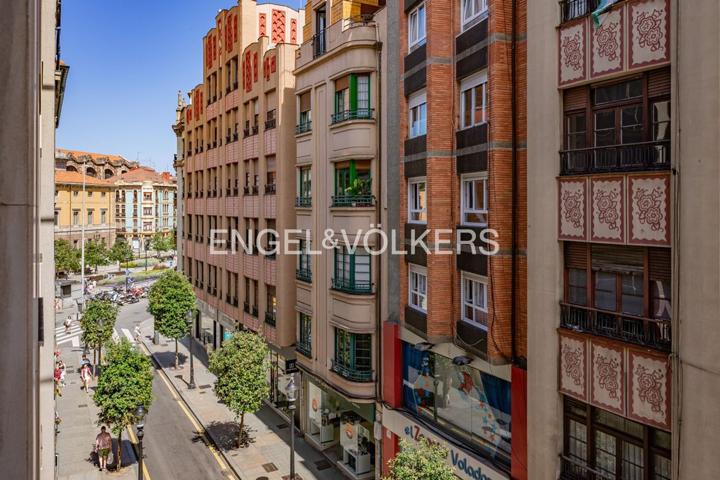 Piso En venta en Calle Menéndez Valdés, Centro, Gijón photo 0