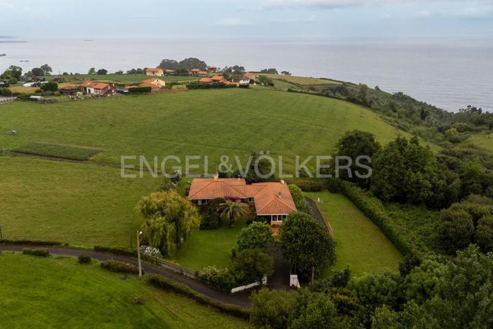 Casa En venta en Cs Peñucal, Quintes - Arroes, Villaviciosa photo 0
