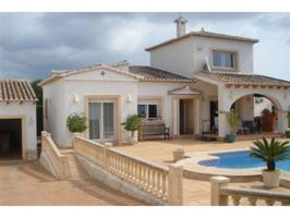 Chalet en venta en Las Adelfas-Benicolada-Garduix photo 0