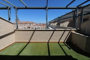  Ático En venta en Plaza Benjamín Palencia, Getafe Centro, Getafe photo 0