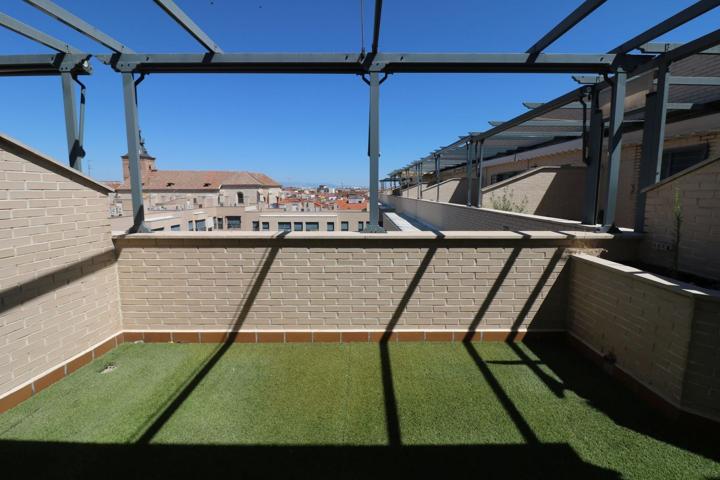  Ático En venta en Plaza Benjamín Palencia, Getafe Centro, Getafe photo 0