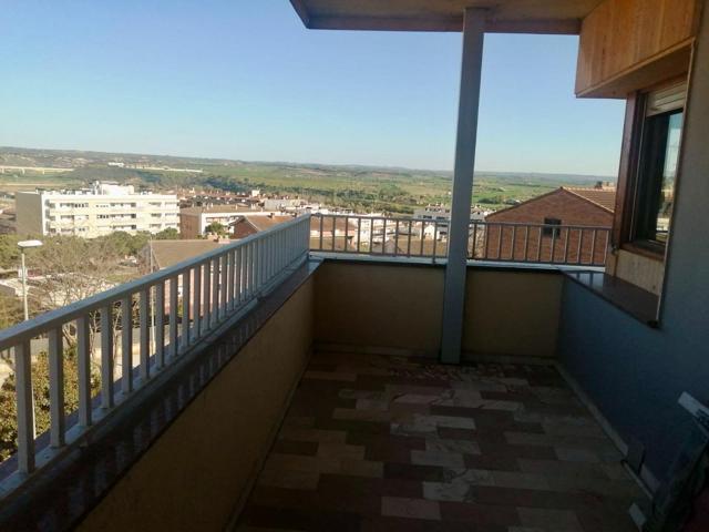 Céntrico piso - Sur - terraza y cerca de mercadona photo 0