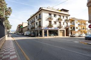 Oportunidad. Plazas de garaje en venta en pleno centro de Albolote. Junto parada de  Metro photo 0