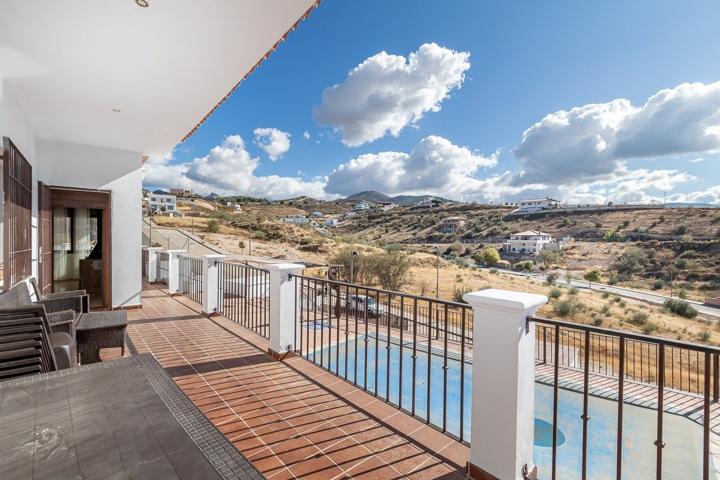 Chalet de Ensueño en Los Altos de La Zubia: Espacio, Comodidad y Naturaleza photo 0