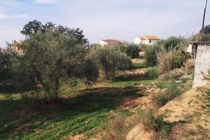 ¡Oportunidad única para invertir en un terreno urbanizable en una excelente ubicación! photo 0